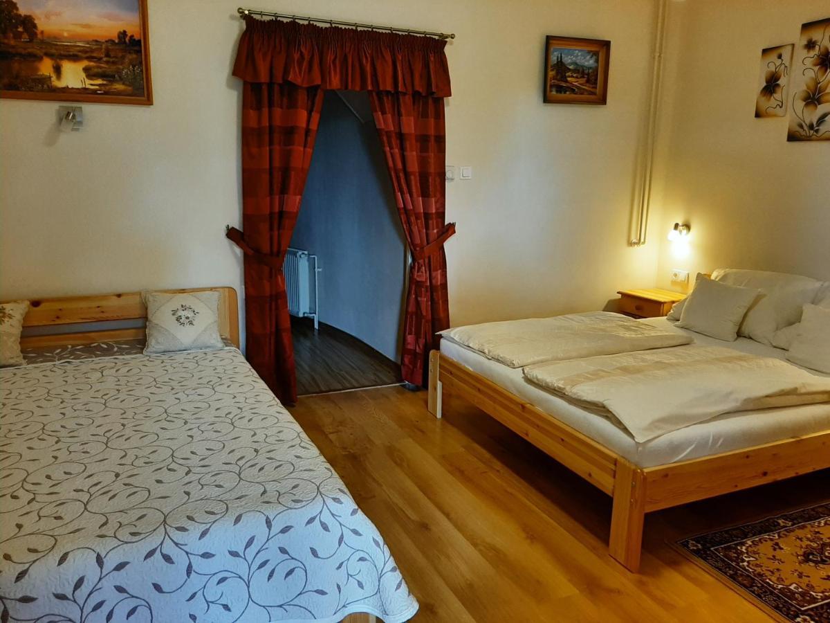 Rozsakert Vendeghaz Bed & Breakfast Szigliget Exterior foto