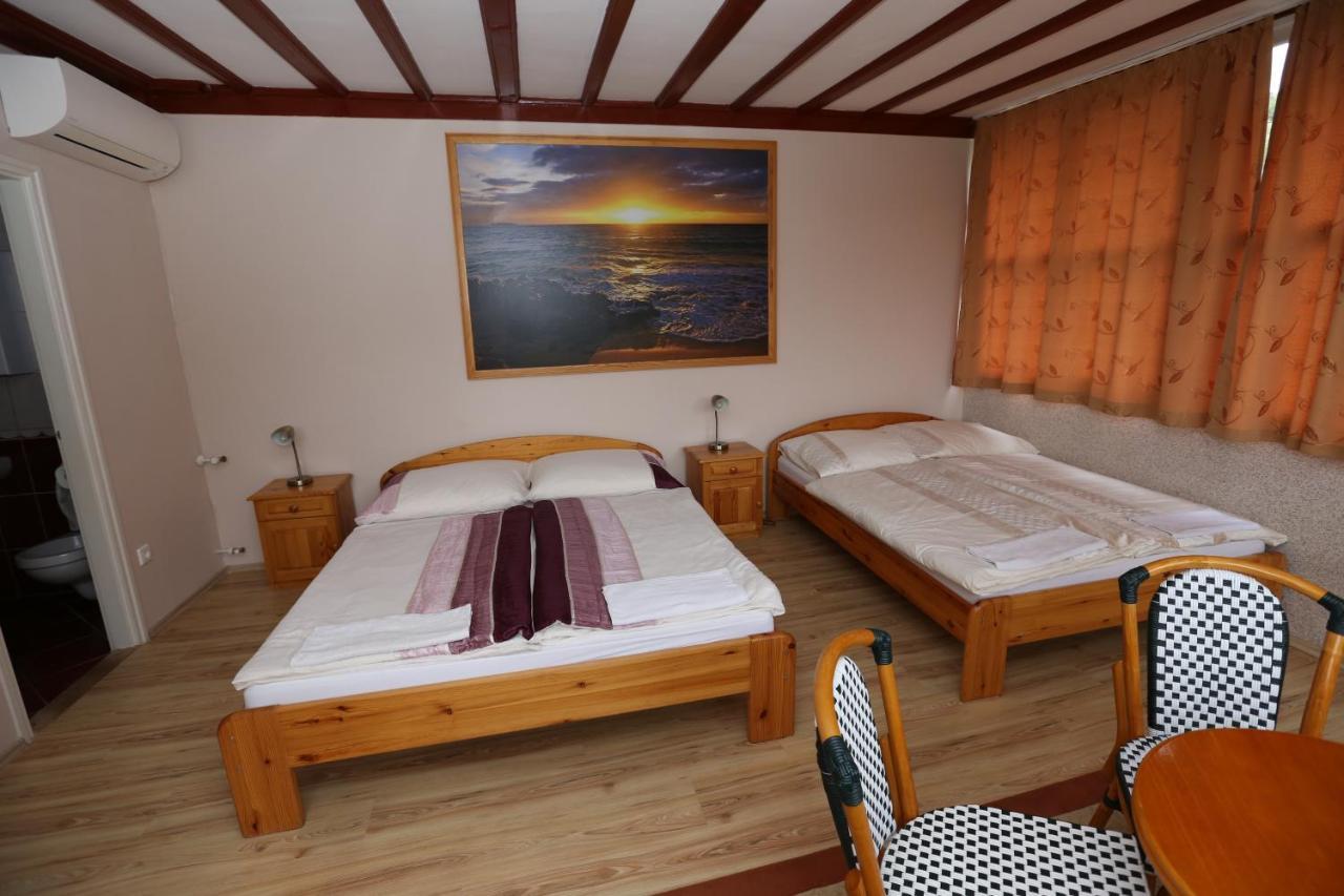 Rozsakert Vendeghaz Bed & Breakfast Szigliget Exterior foto